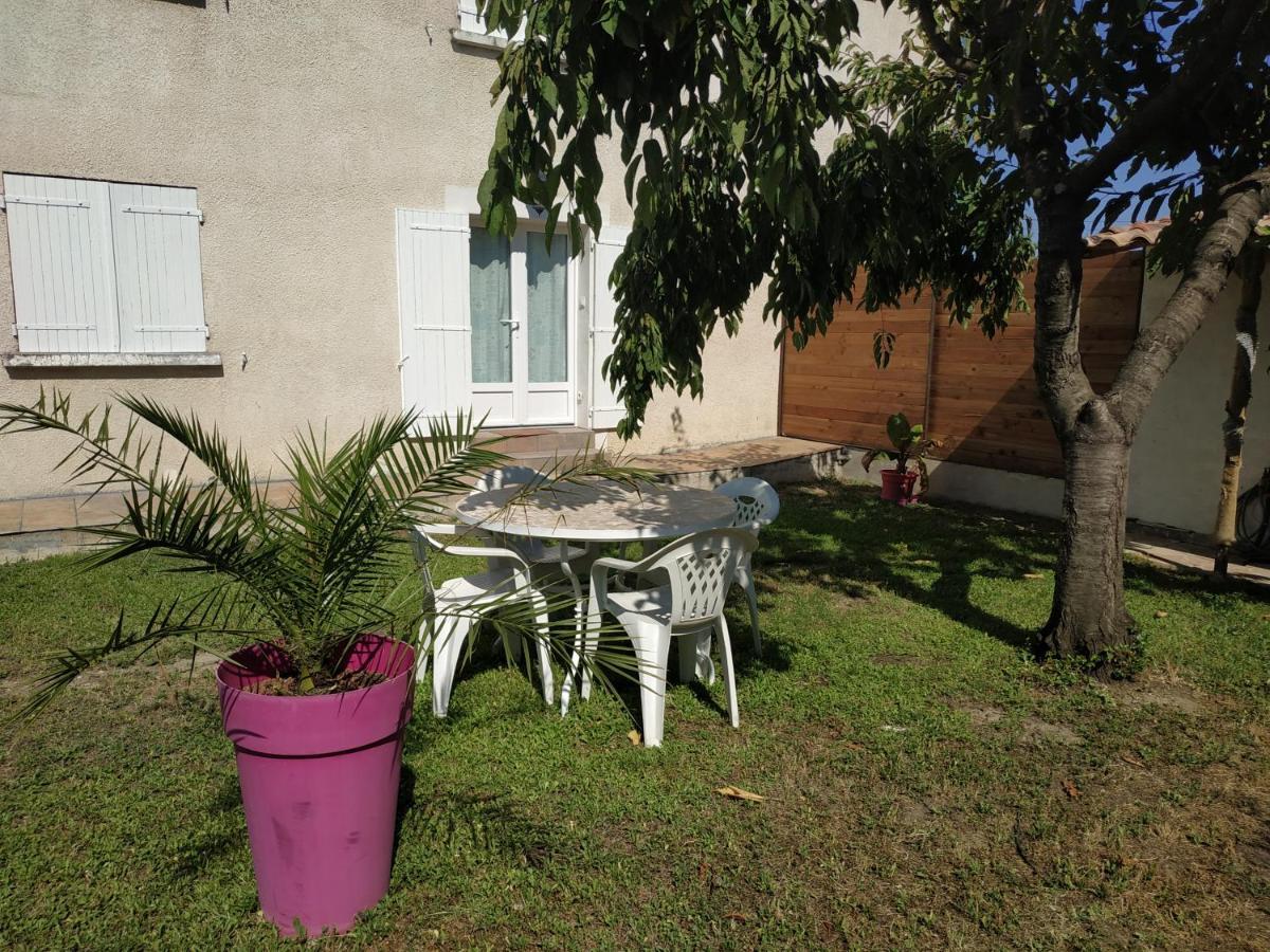 Appart 28M2 Avec Jardin Et Parking Prives, Chambre Separee Milhaud Kültér fotó